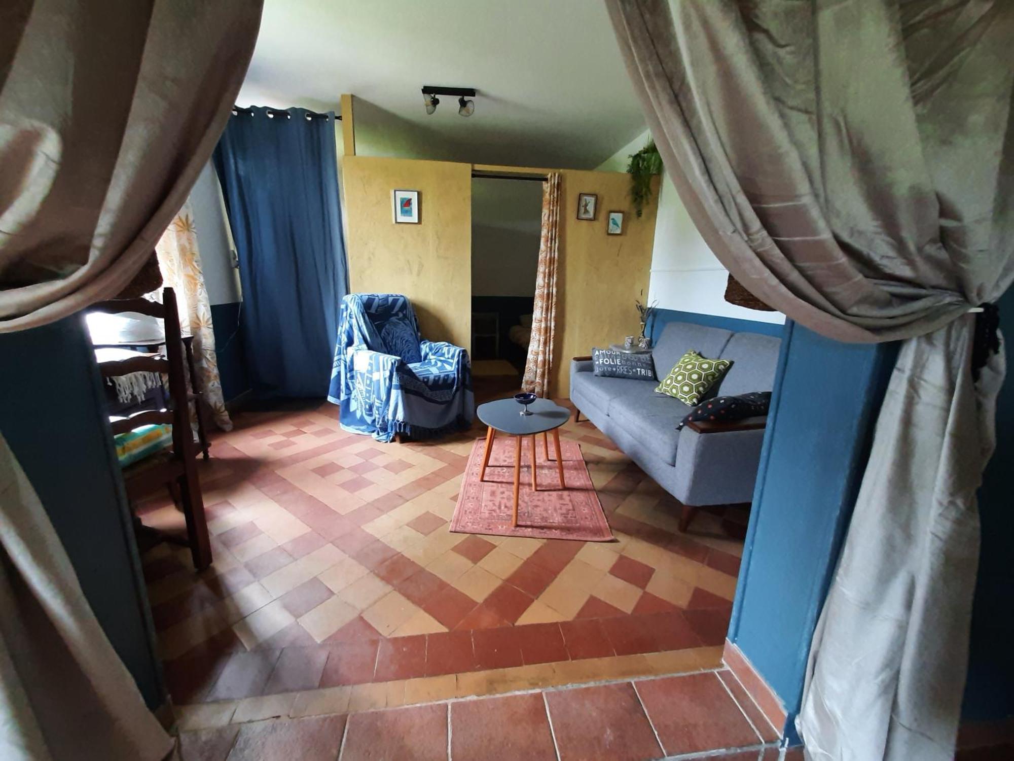 Notre Village Papillon Bed&Breakfast Neret Værelse billede